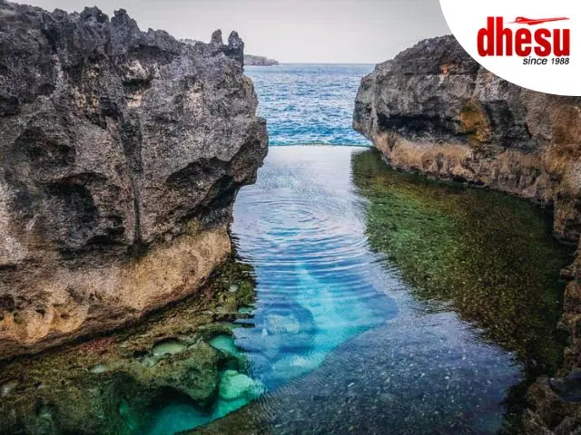 Angel Billabong natural infinity tide pool on Nusa Penida island, Bali Indonesia